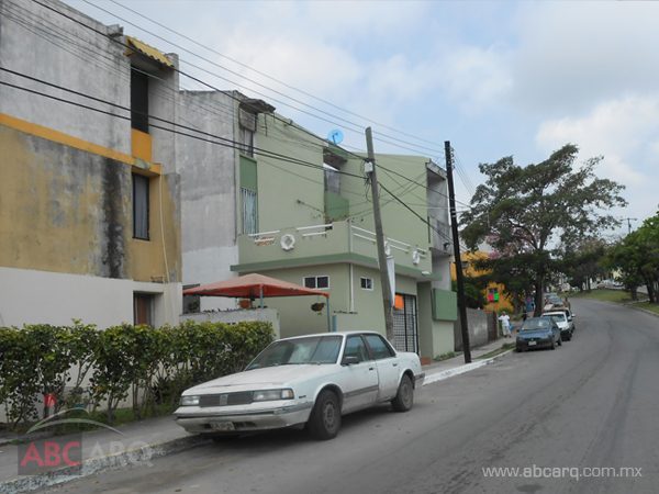 31 - 23 Ejemplo de RÉGIMEN VERTICAL USO HABITACIONAL MIXTO